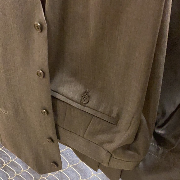 3 piece suit - Picture 7 of 8